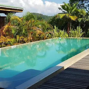 Waterfall Bed and breakfast Port Glaud